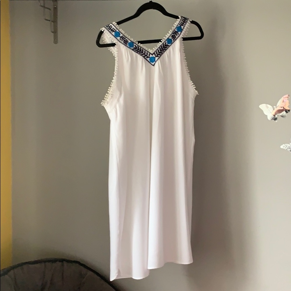 White sleeveless dress